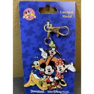 Official Disney Pin Trading Keychain‎ Goofy Pluto Donald Chip Dale Mickey Minnie